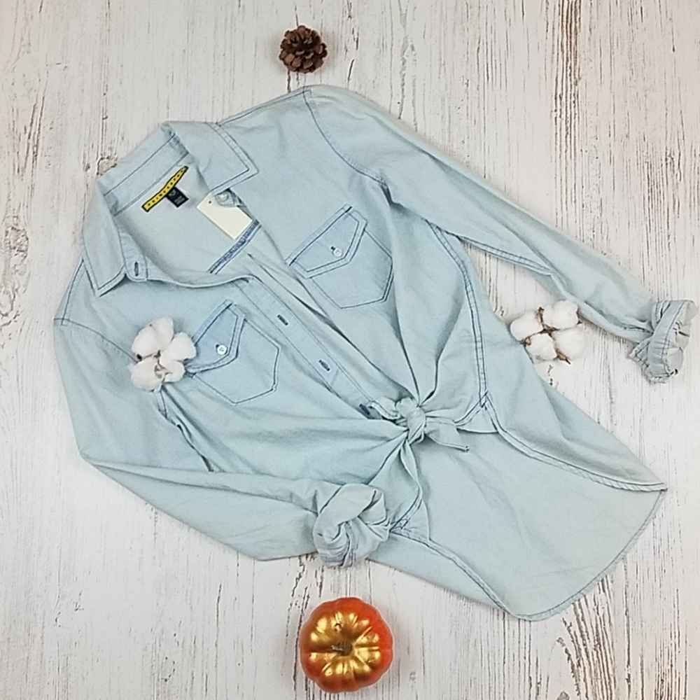 Prince & Fox Chambray Button Down Shirt